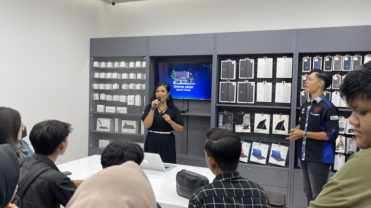 Grand Opening iBox Madiun: Memperkenalkan Apple Experience ke Masyarakat